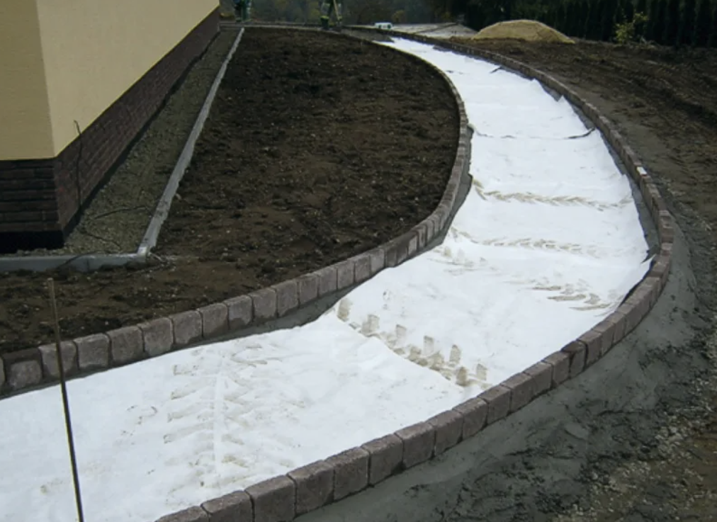 Kajian Akademik Peran Geotextile dalam Konstruksi Modern Bersama Petrane.co.id